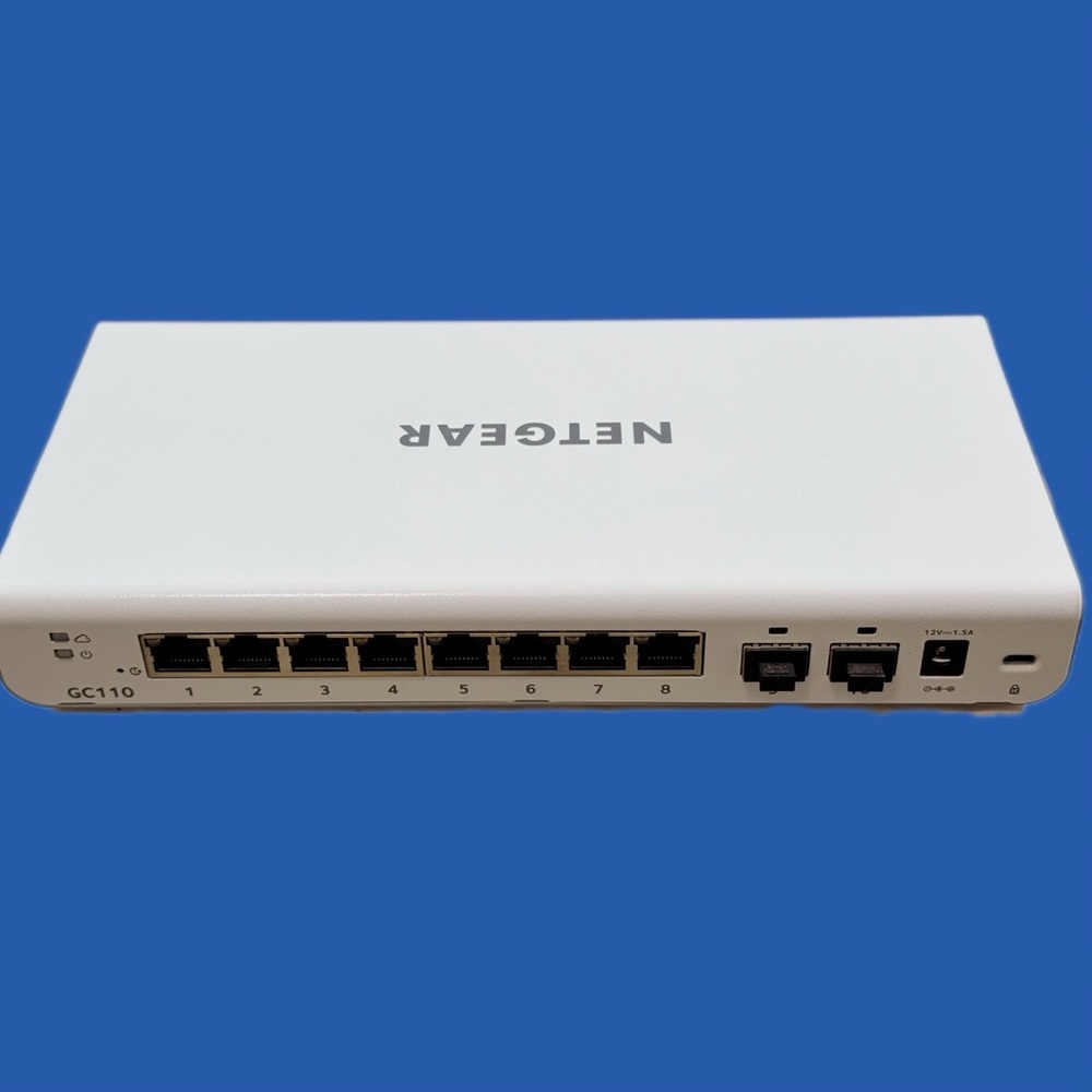 NETGEAR GC110 8-Port Gigabit Ethernet  Smart Cloud Managed Switch w/2 SFP Ports